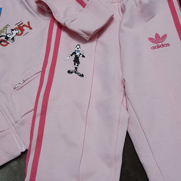 Girls Disney Adidas suit - Picture 3 of 6